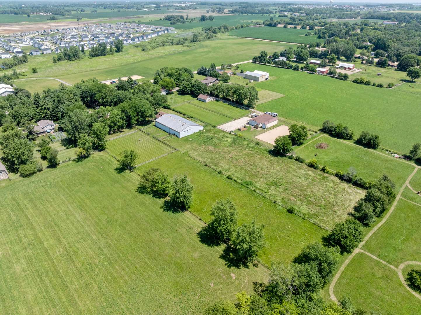 46W989 Kelley RD, Hampshire, IL 60140