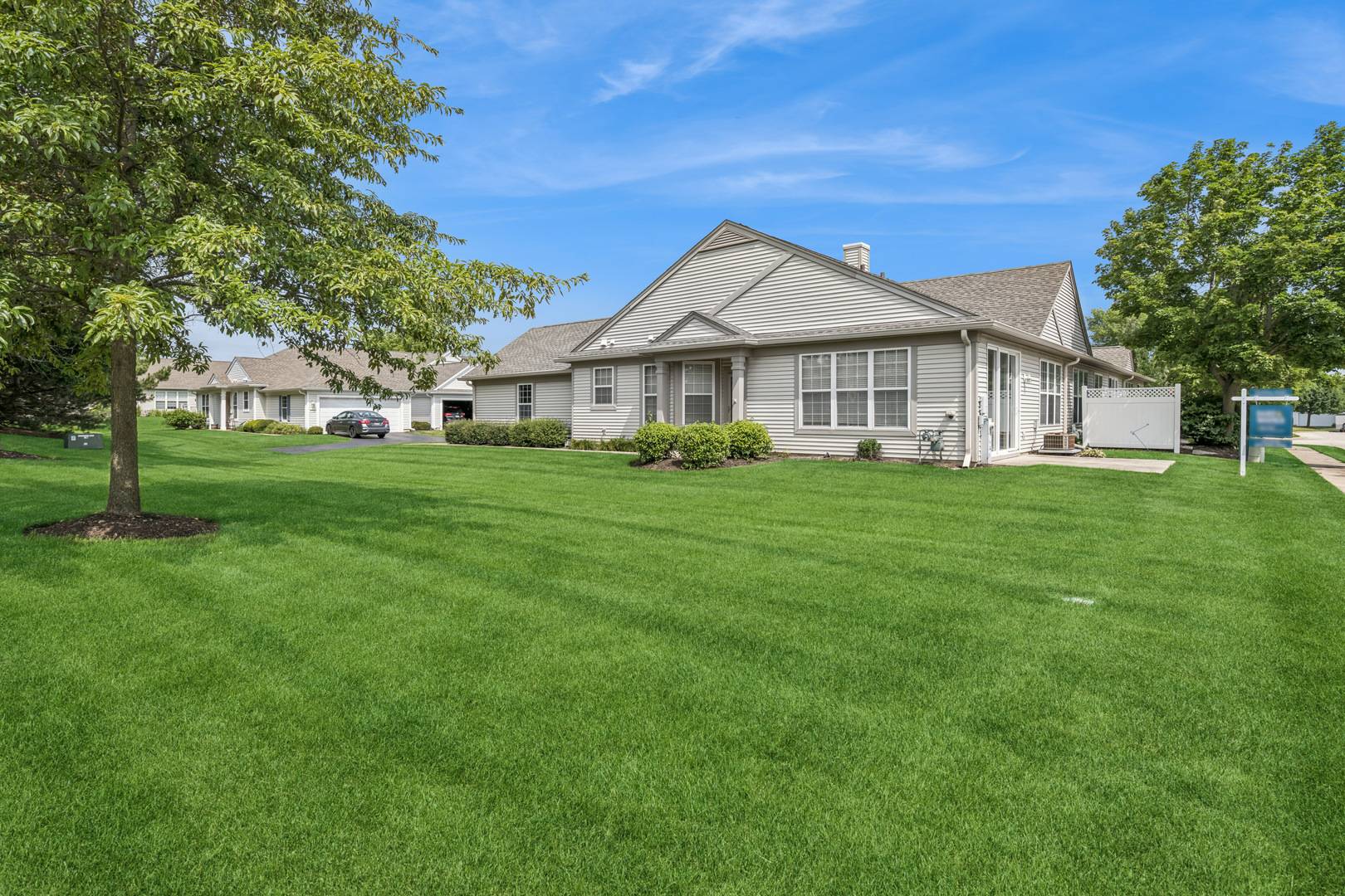 13759 Briargate DR #1, Huntley, IL 60142