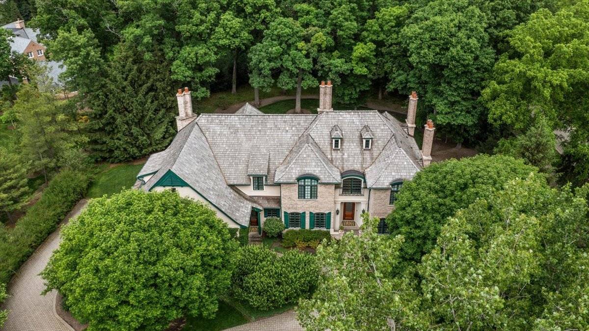 1920 Merritt LN, Lake Forest, IL 60045