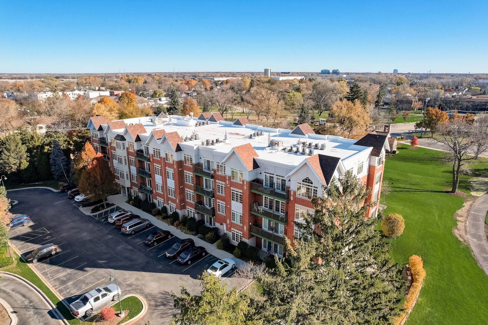 620 McHenry RD #104, Wheeling, IL 60090
