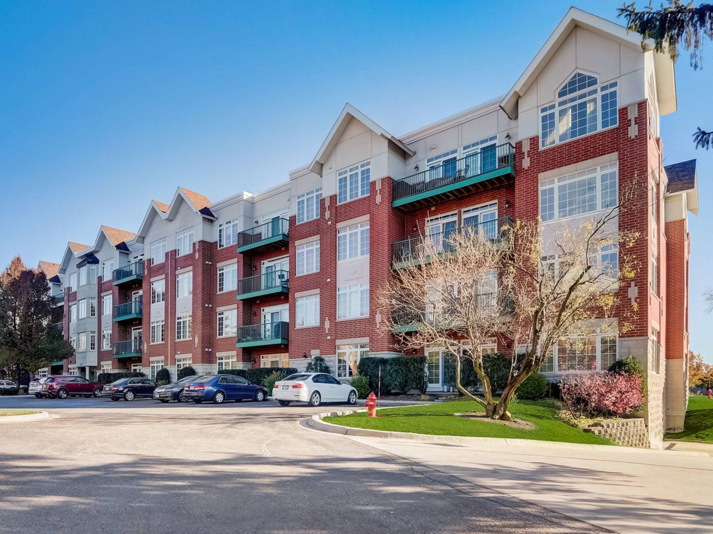 620 McHenry RD #104, Wheeling, IL 60090