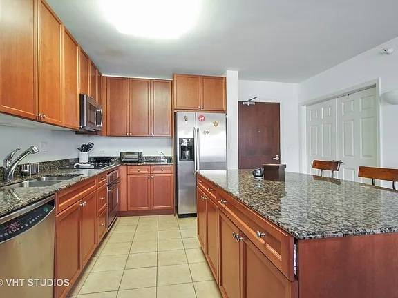807 DAVIS ST #903, Evanston, IL 60201
