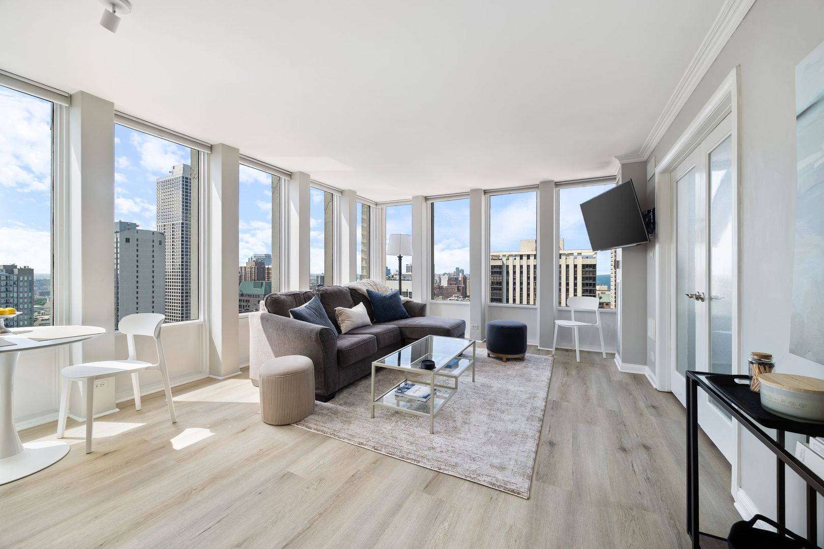 100 E Walton ST #33H, Chicago, IL 60611