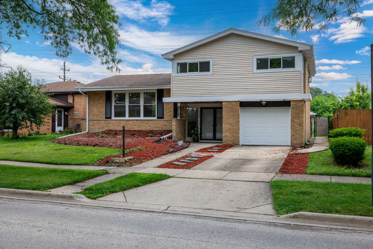 7745 Beckwith RD, Morton Grove, IL 60053