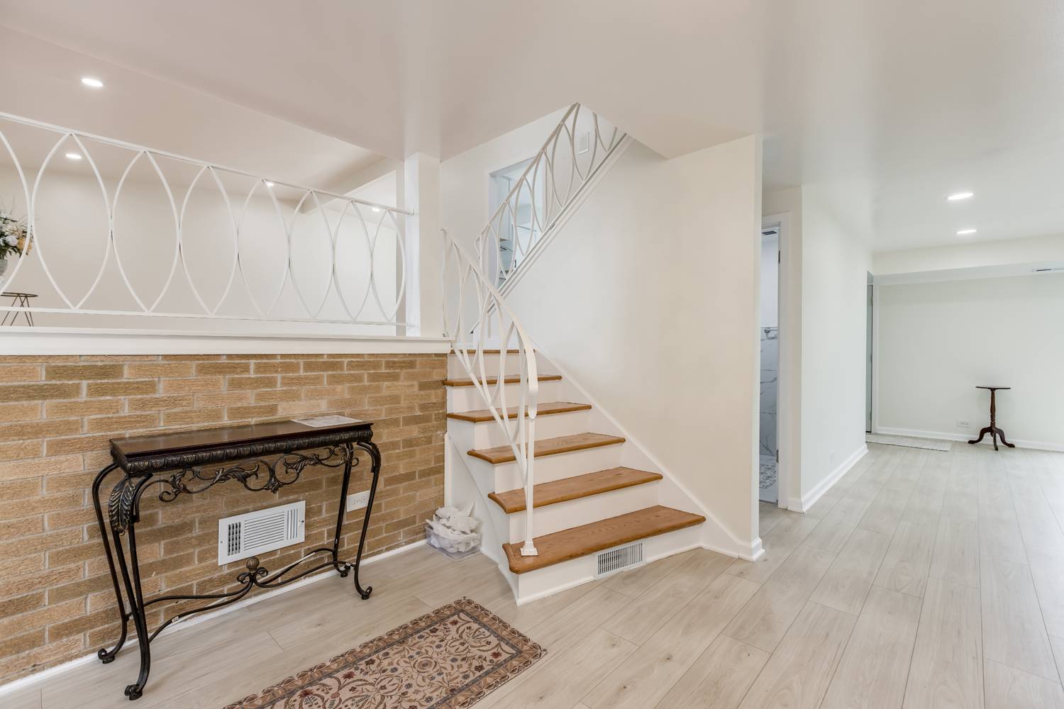 7745 Beckwith RD, Morton Grove, IL 60053