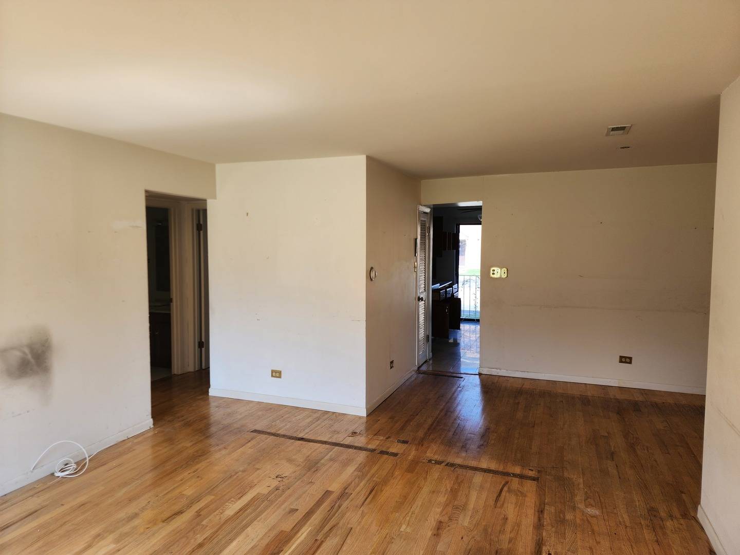 9300 HAMILTON CT #D1, Des Plaines, IL 60016