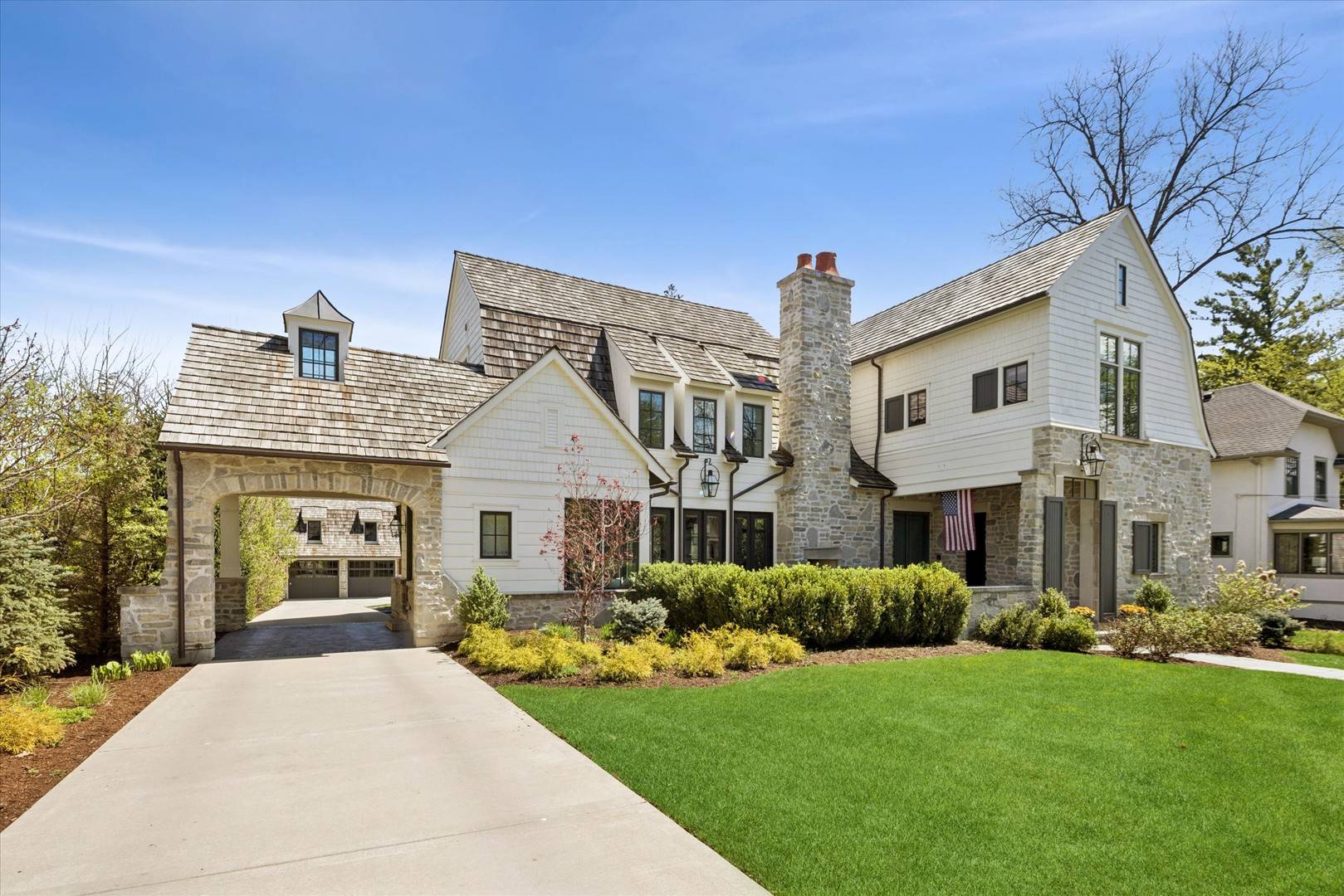 281 Forest AVE, Glen Ellyn, IL 60137