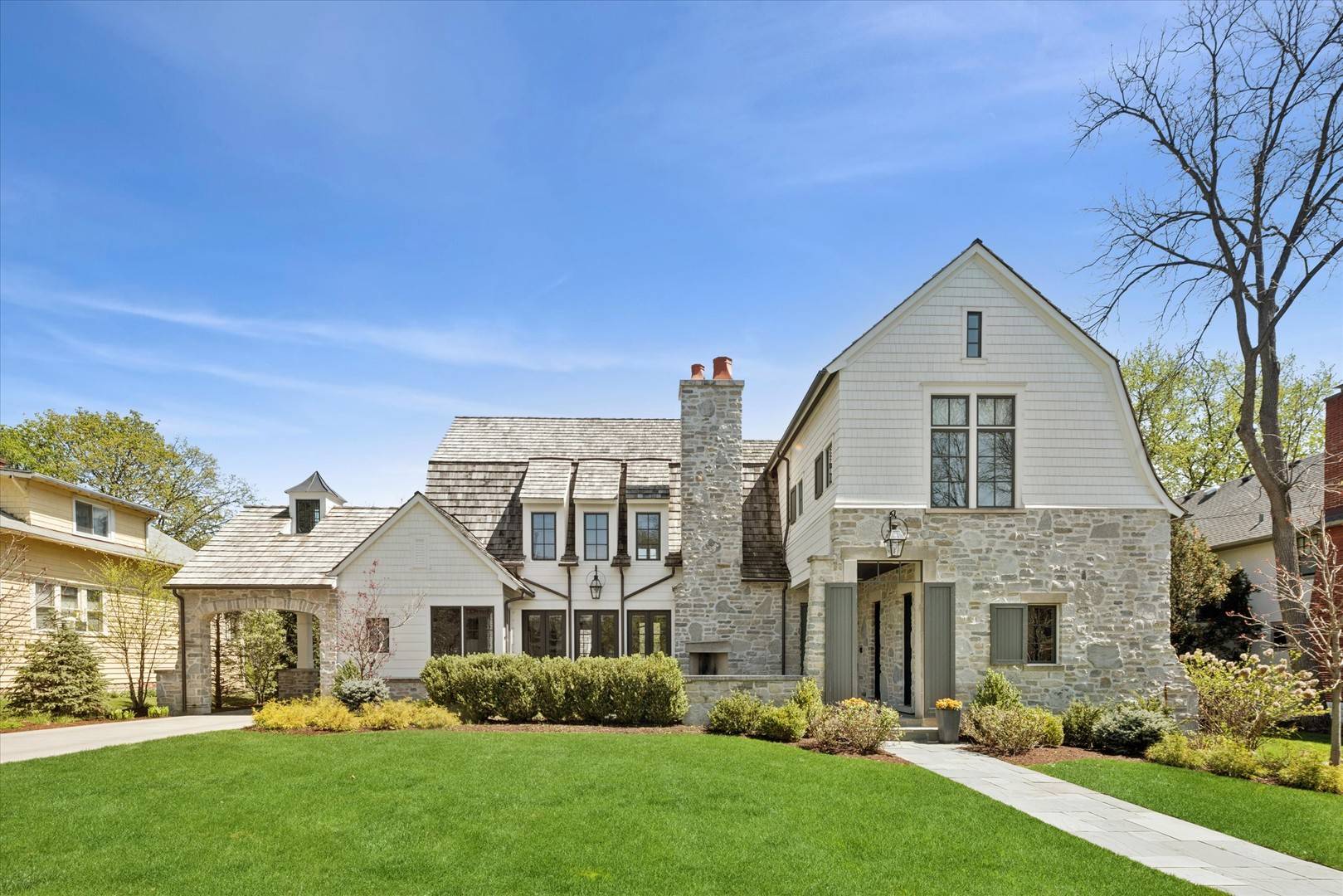 281 Forest AVE, Glen Ellyn, IL 60137