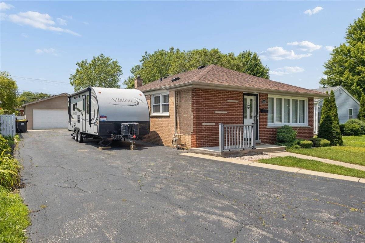 11004 Menard AVE, Chicago Ridge, IL 60415