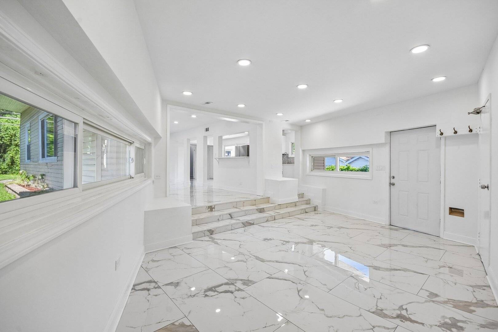 Address not disclosed, Hazel Crest, IL 60429