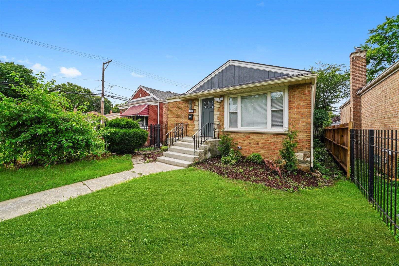 819 E 98th PL, Chicago, IL 60628