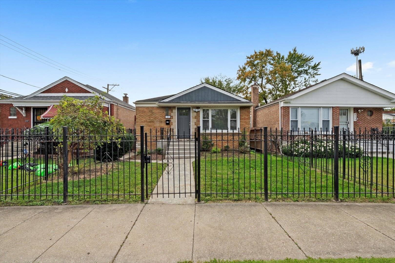 819 E 98th PL, Chicago, IL 60628