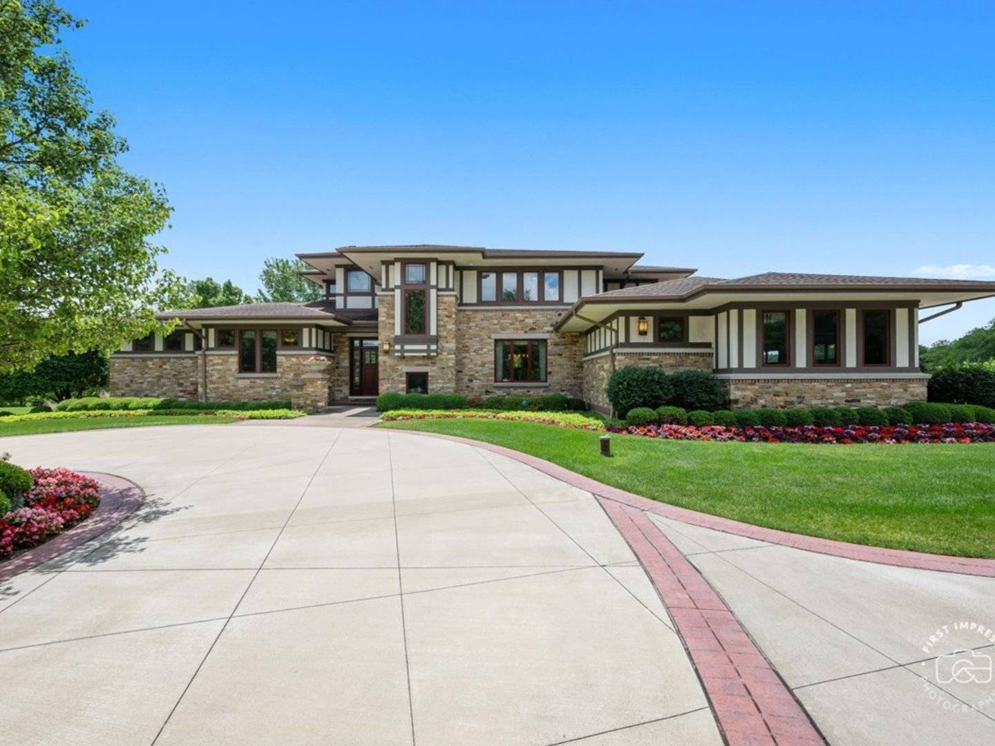 39W973 Crosscreek LN, St. Charles, IL 60175