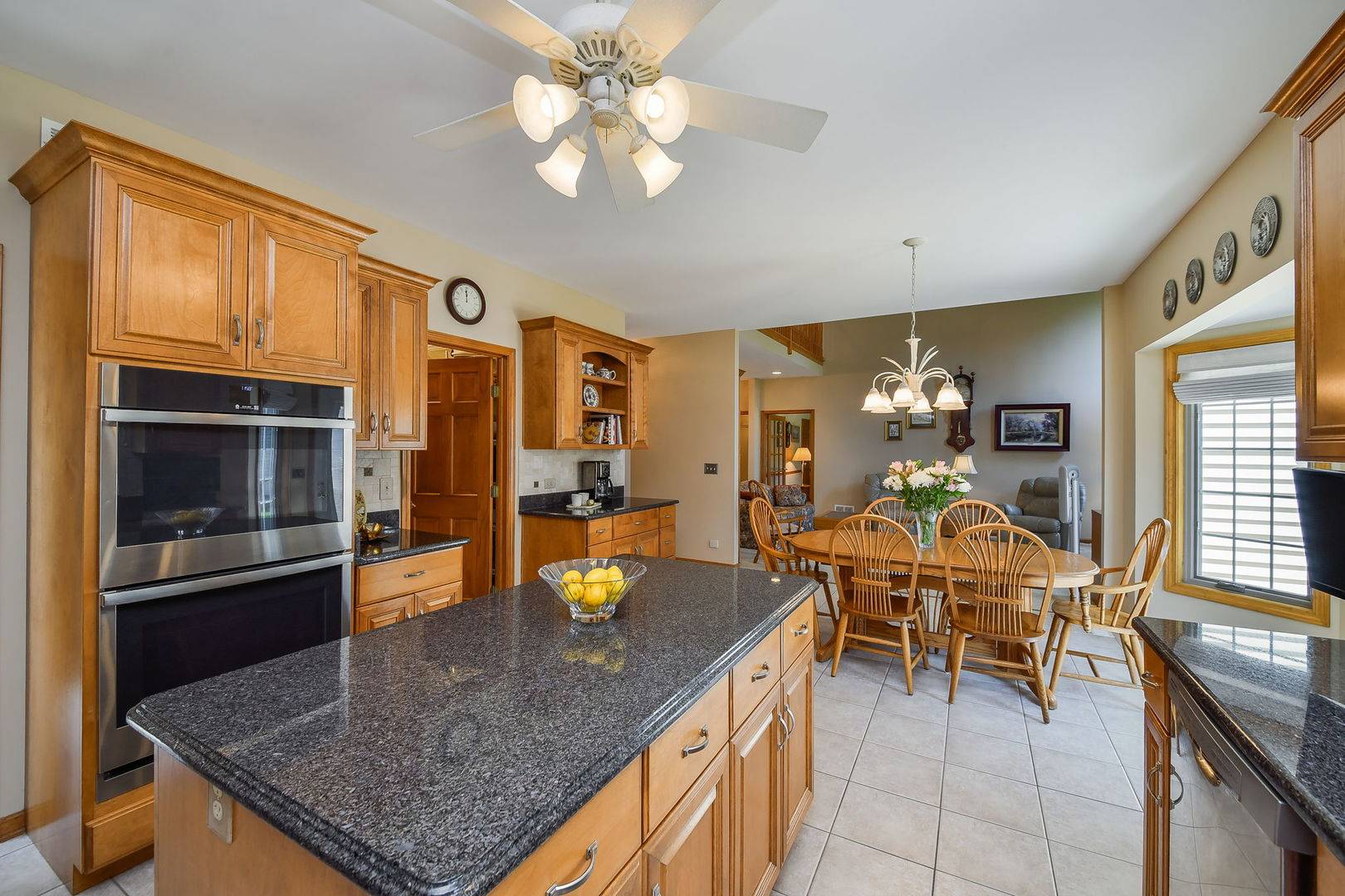 3940 Highknob CIR, Naperville, IL 60564