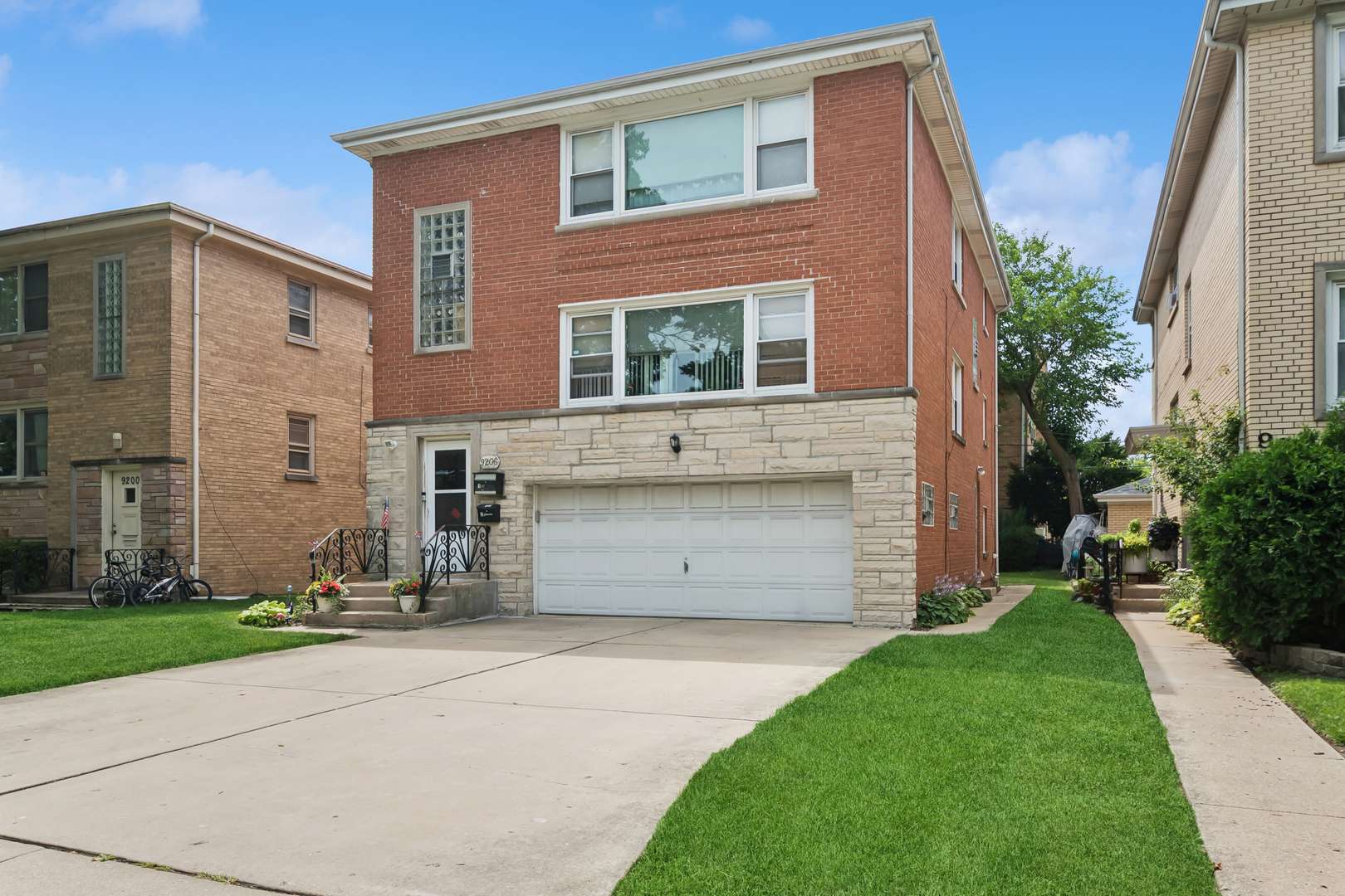 9206 Bennett AVE, Evanston, IL 60203