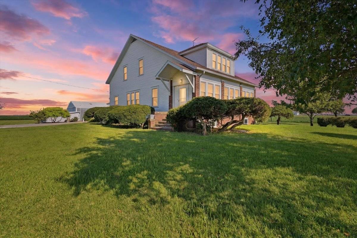 10168 N 600 E RD, Gridley, IL 61744