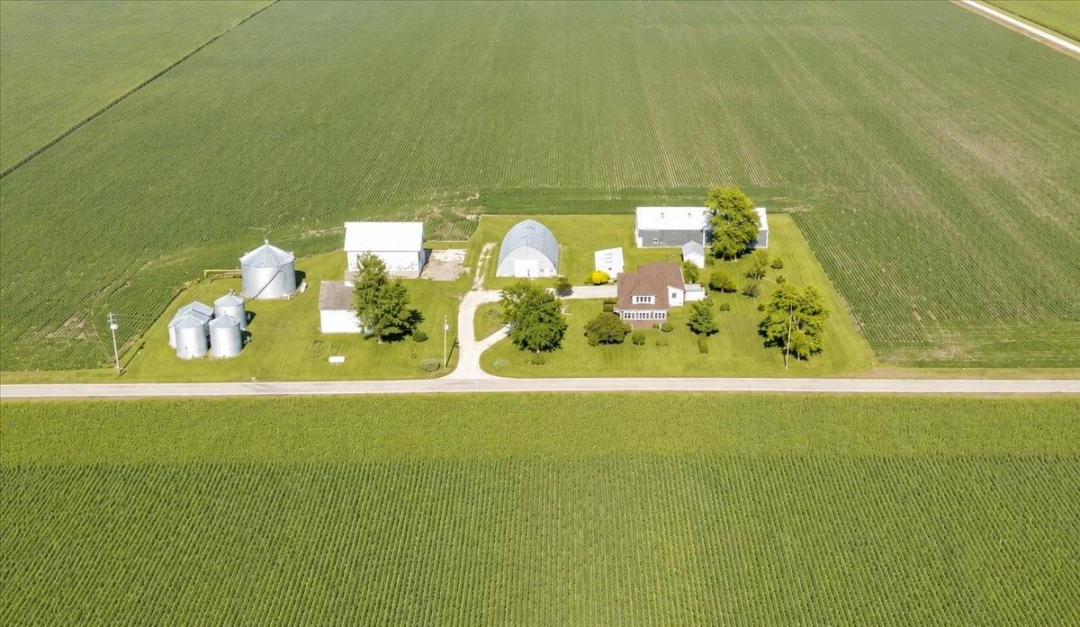 10168 N 600 E RD, Gridley, IL 61744
