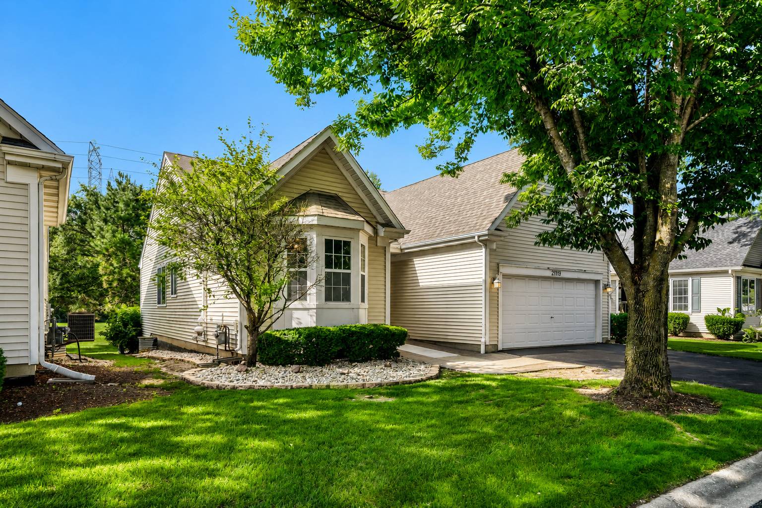 21119 W Walnut LN, Plainfield, IL 60544