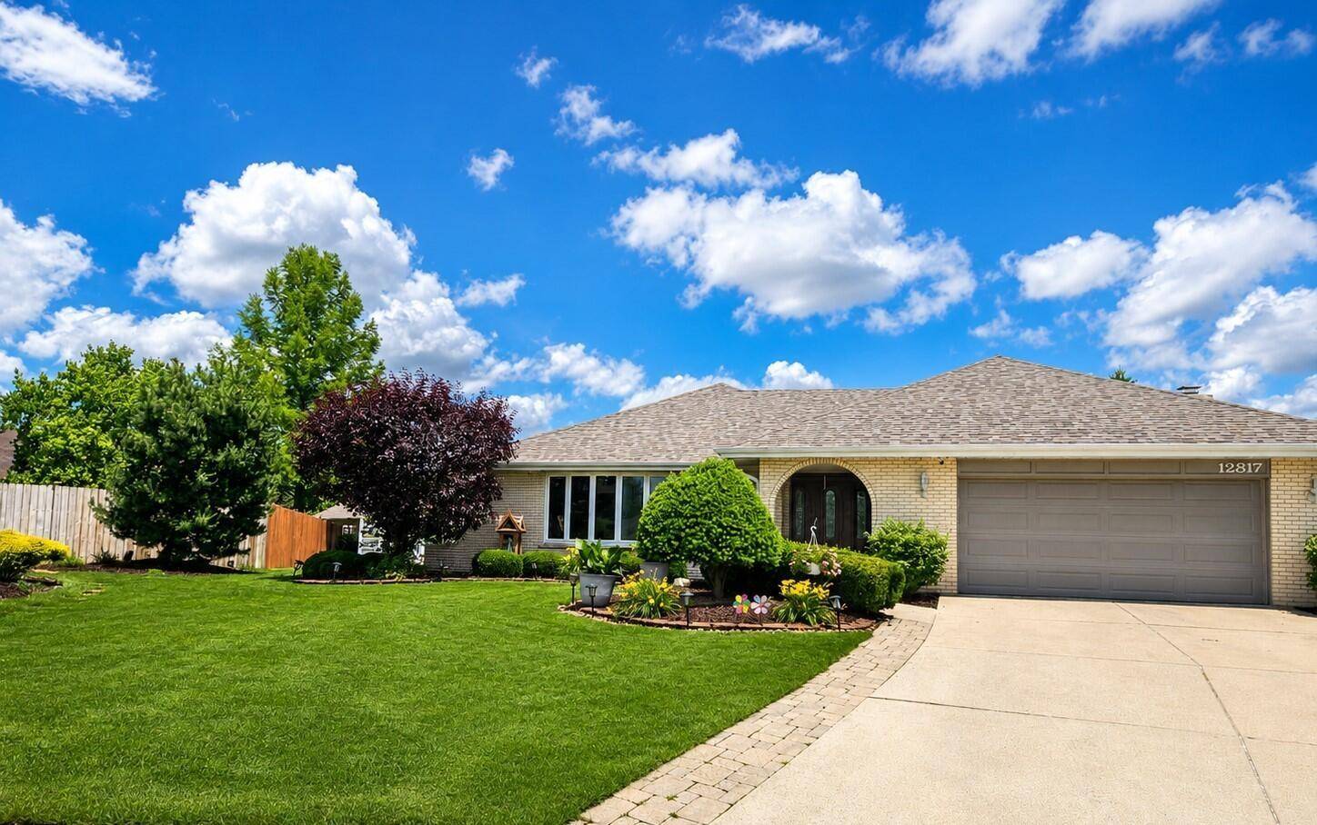 12817 S Surrey CT, Palos Park, IL 60464