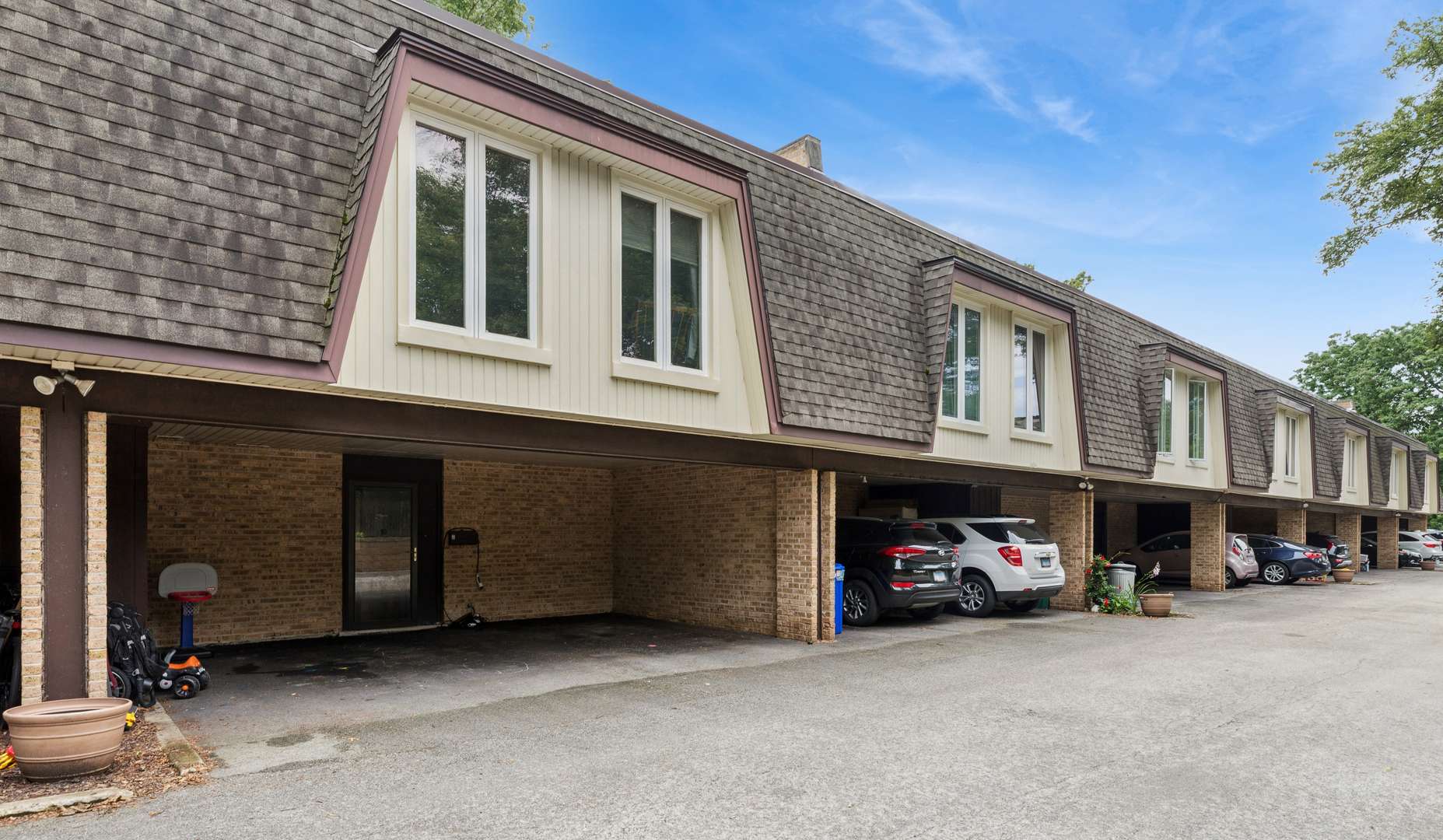 1835 Tanglewood DR #G, Glenview, IL 60025