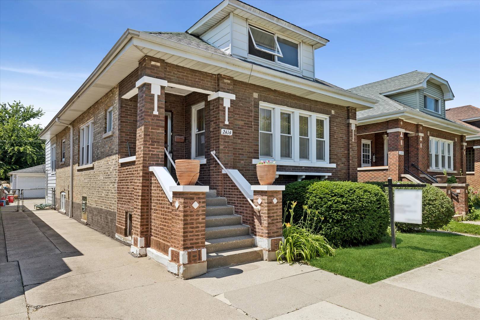 2414 East AVE, Berwyn, IL 60402
