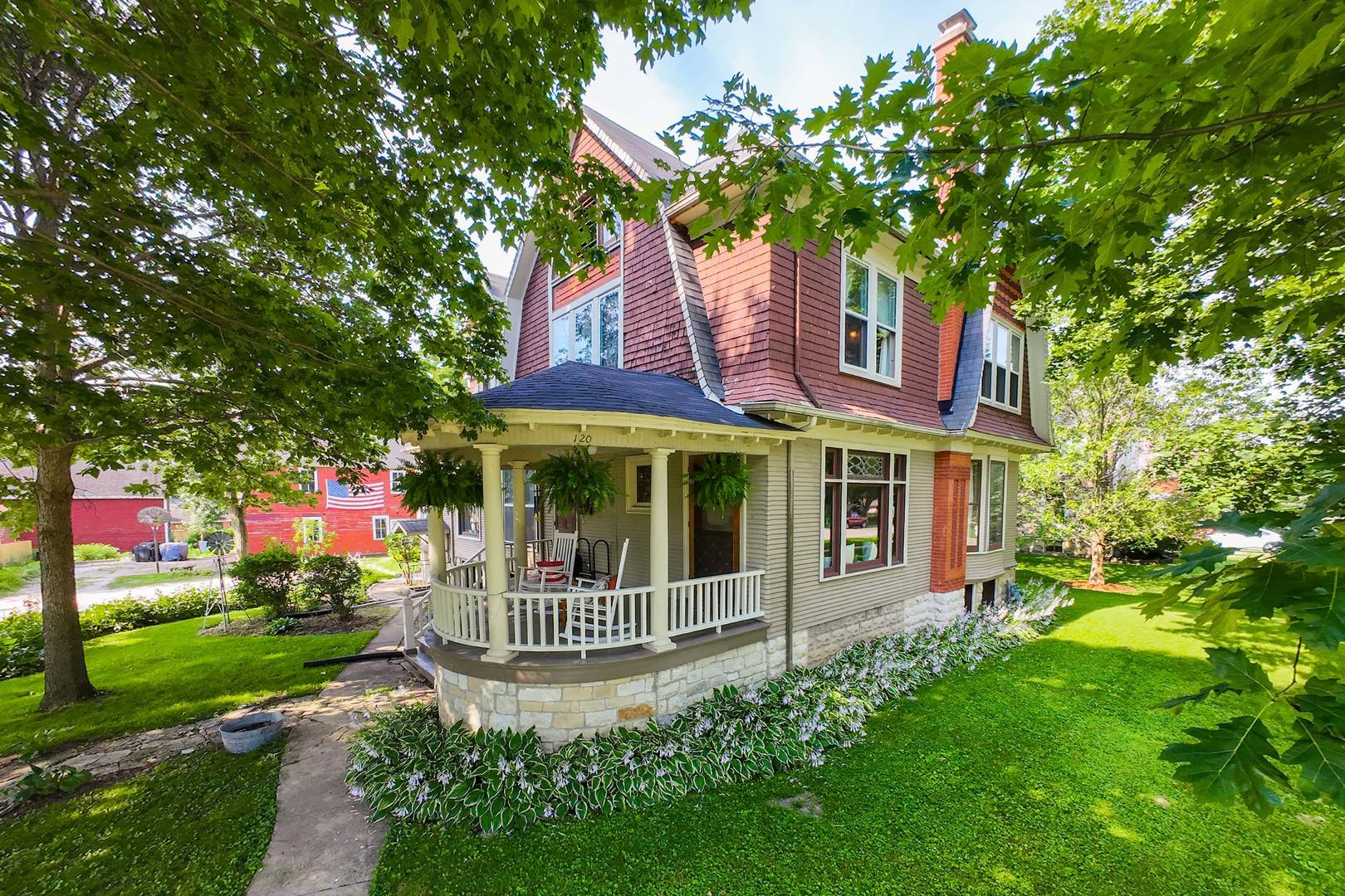 120 Elmwood PL, Sandwich, IL 60548