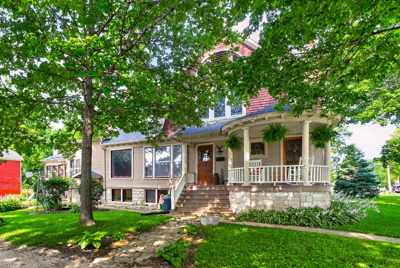 120 Elmwood PL, Sandwich, IL 60548