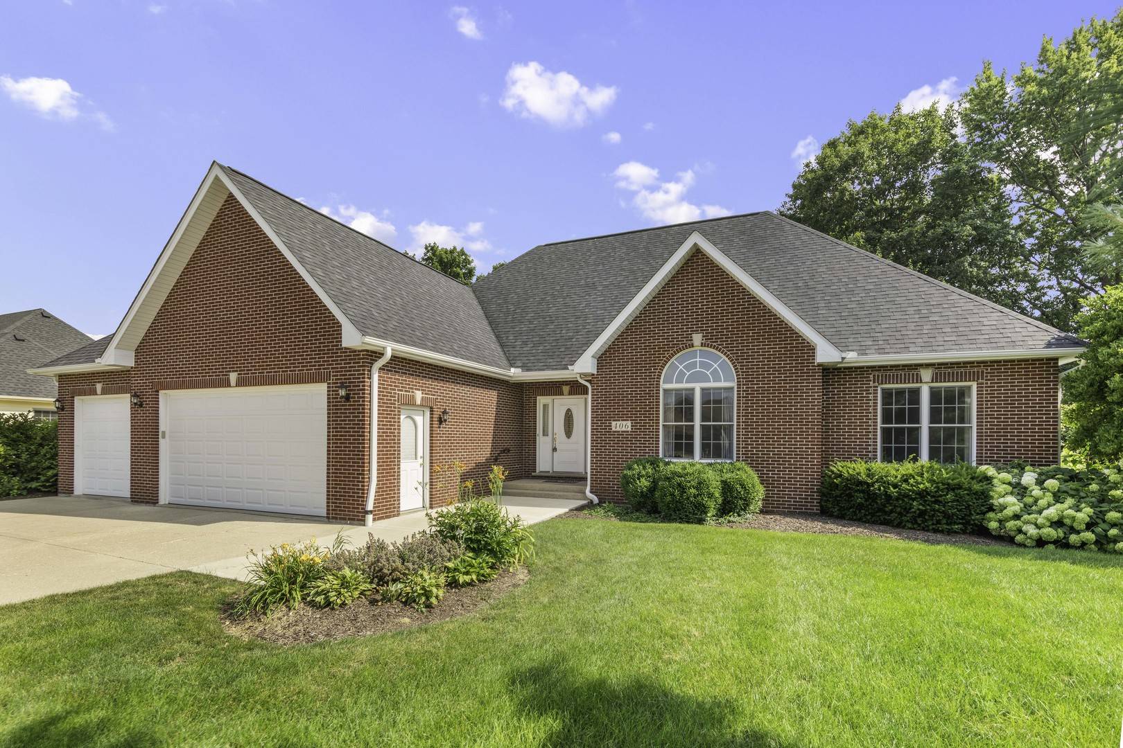 406 E Knights RD, Sandwich, IL 60548