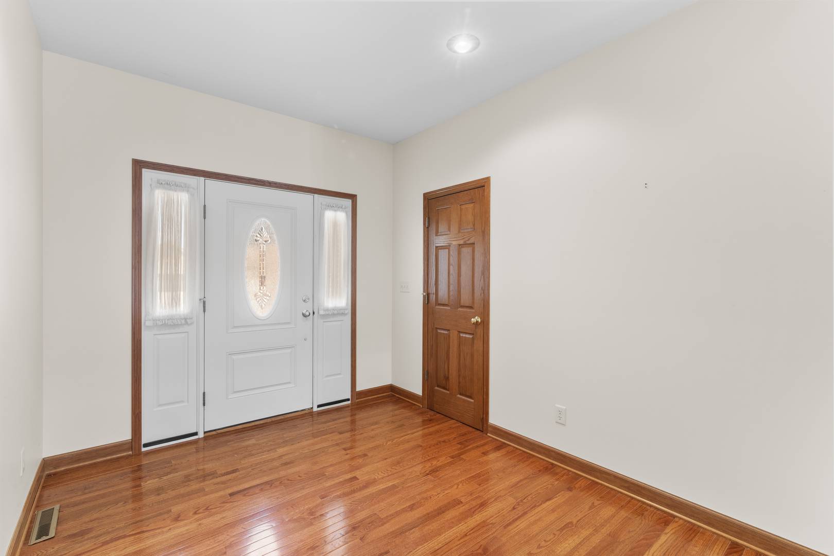 406 E Knights RD, Sandwich, IL 60548