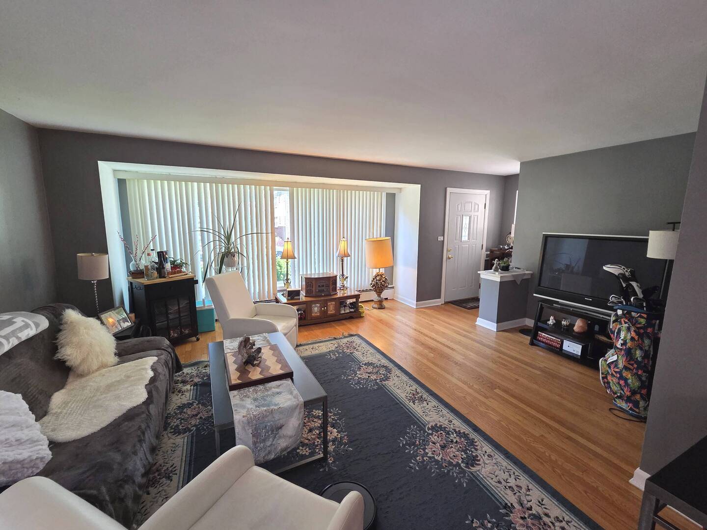 6159 N Meade AVE, Chicago, IL 60646