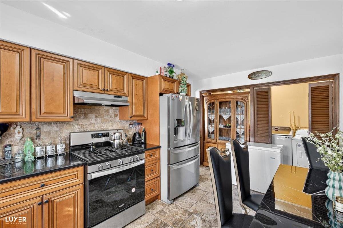 600 W Bob O Link RD, Mount Prospect, IL 60056