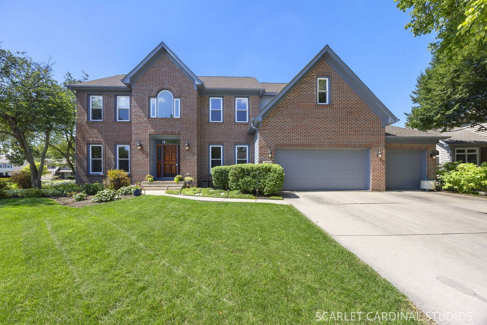 2760 Castlewood CT, Aurora, IL 60504