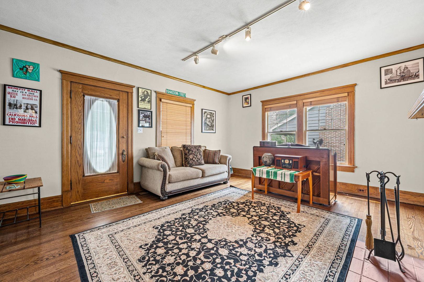 1538 Oakwood AVE, Highland Park, IL 60035