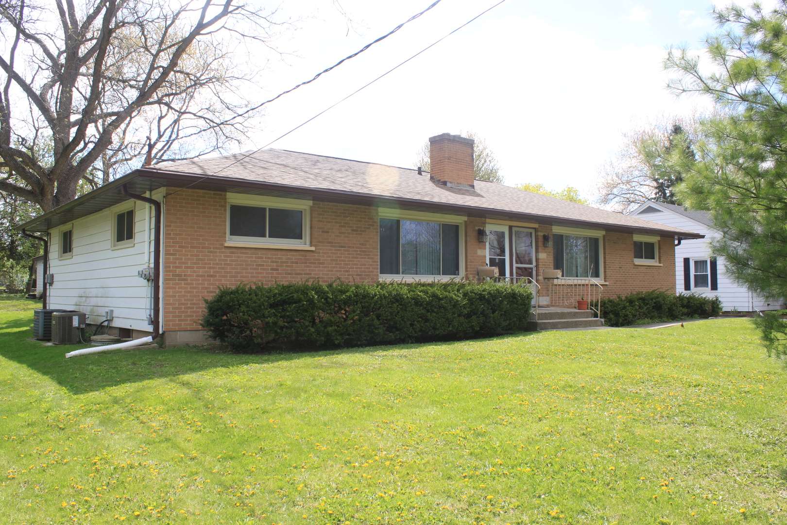 63 Pine CT, Crystal Lake, IL 60014