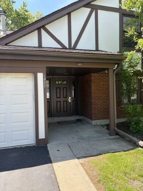 1327 WILLIAMSBURG DR #D2, Schaumburg, IL 60193