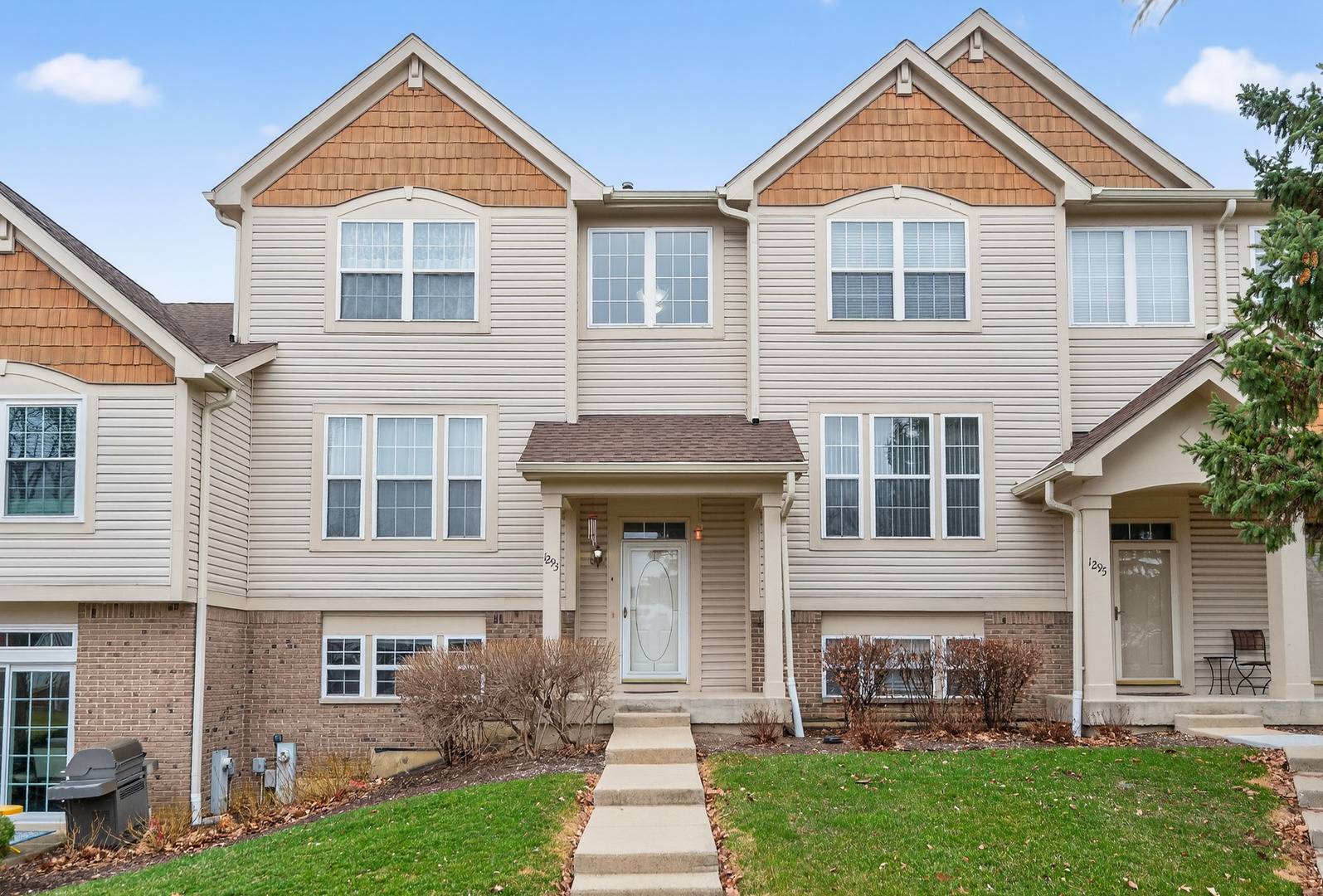 1293 Georgetown WAY, Vernon Hills, IL 60061