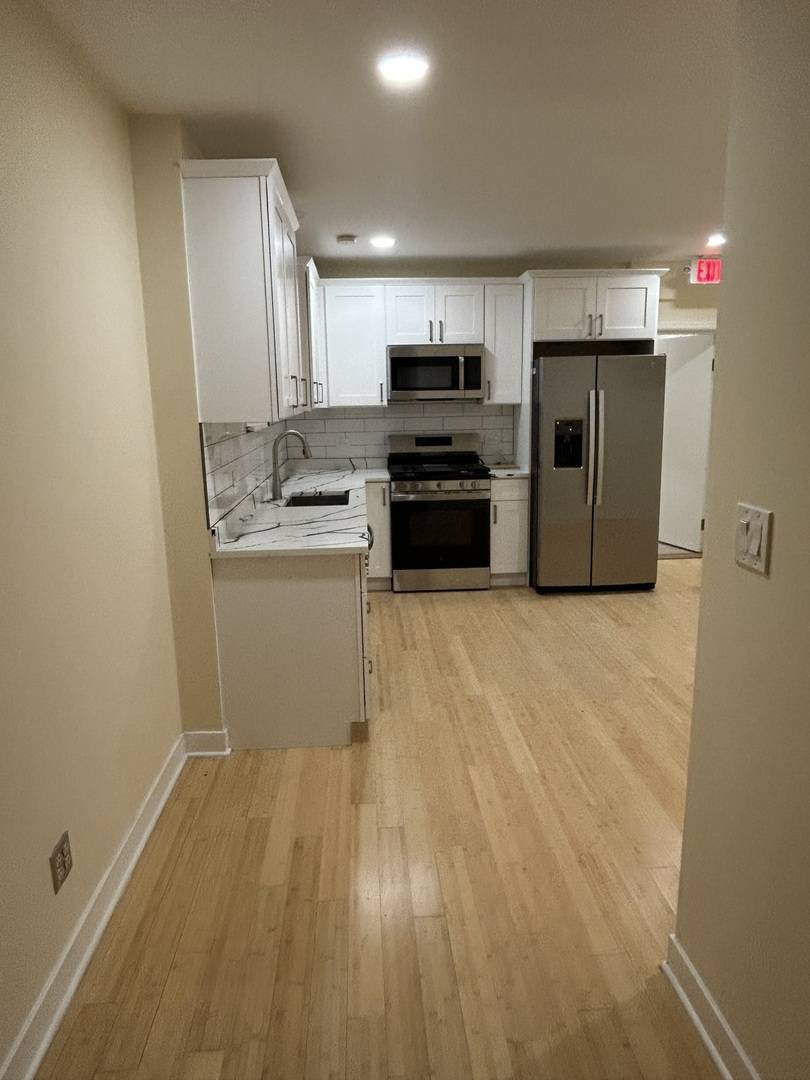 5746 N Milwaukee AVE, Chicago, IL 60646
