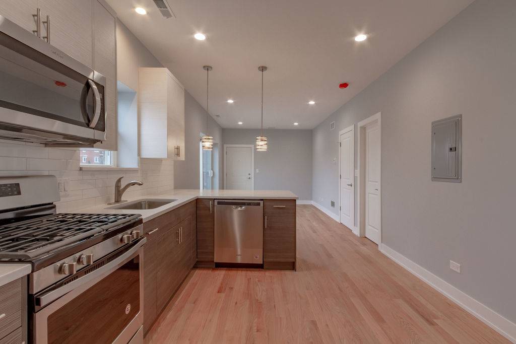 4851 N Central AVE #2W, Chicago, IL 60630