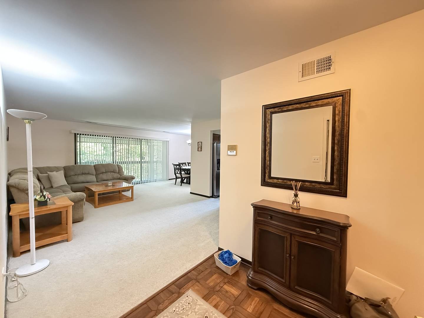 6135 Essex CT #D, Willowbrook, IL 60527