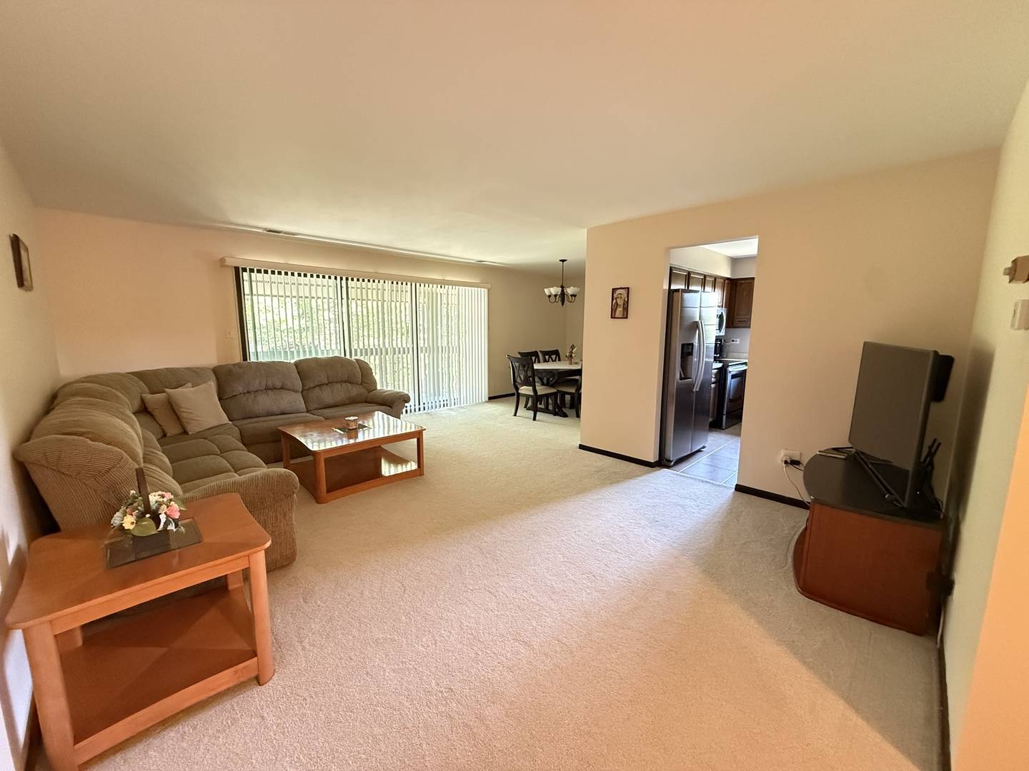 6135 Essex CT #D, Willowbrook, IL 60527