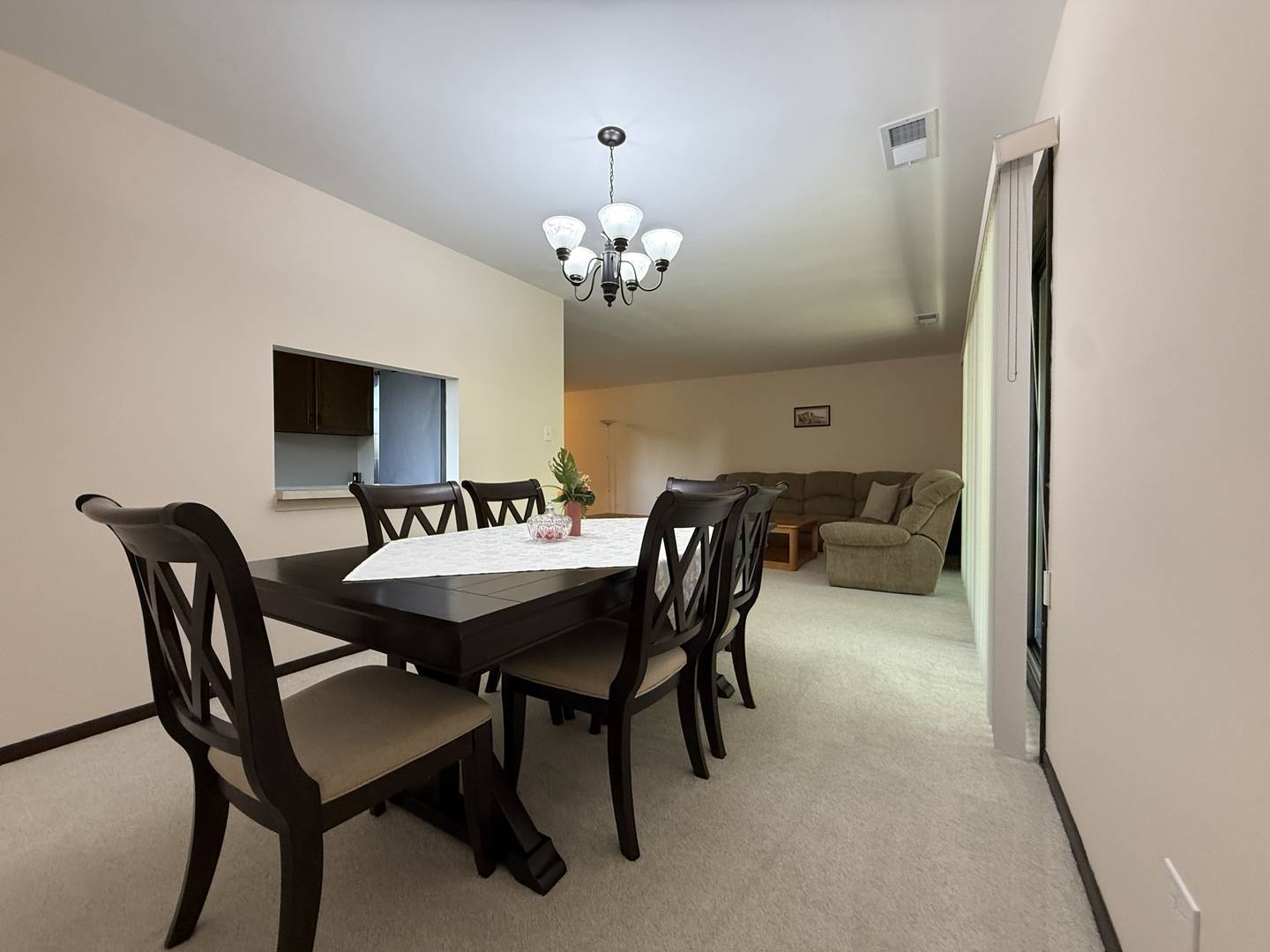 6135 Essex CT #D, Willowbrook, IL 60527