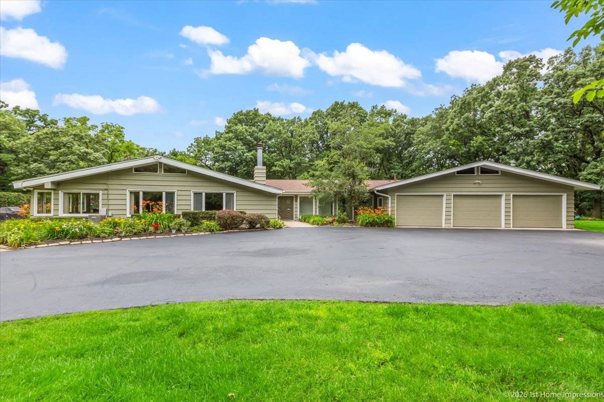 1843 Hanover LN, Flossmoor, IL 60422