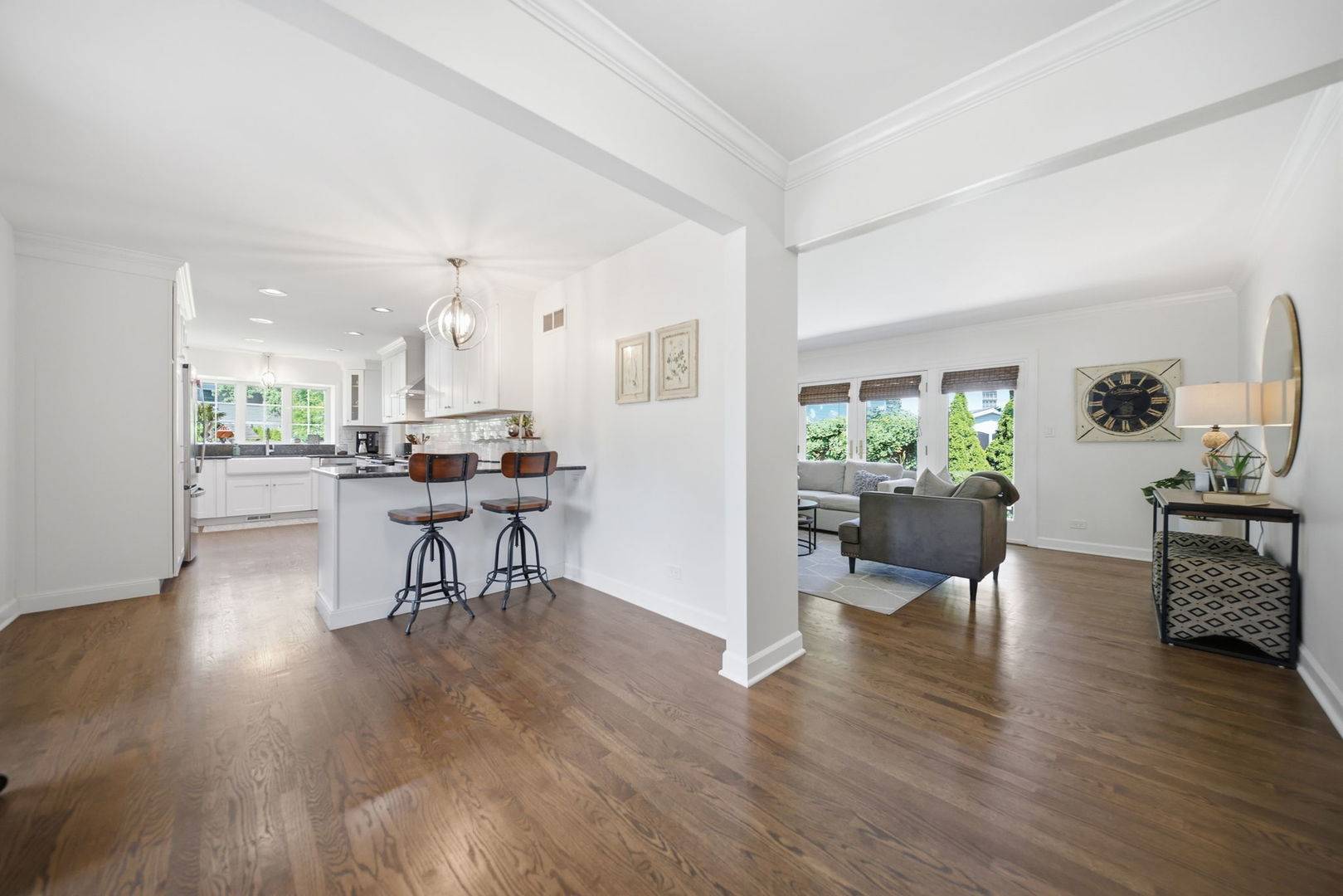 1483 Pebblestone CV, Wheaton, IL 60189