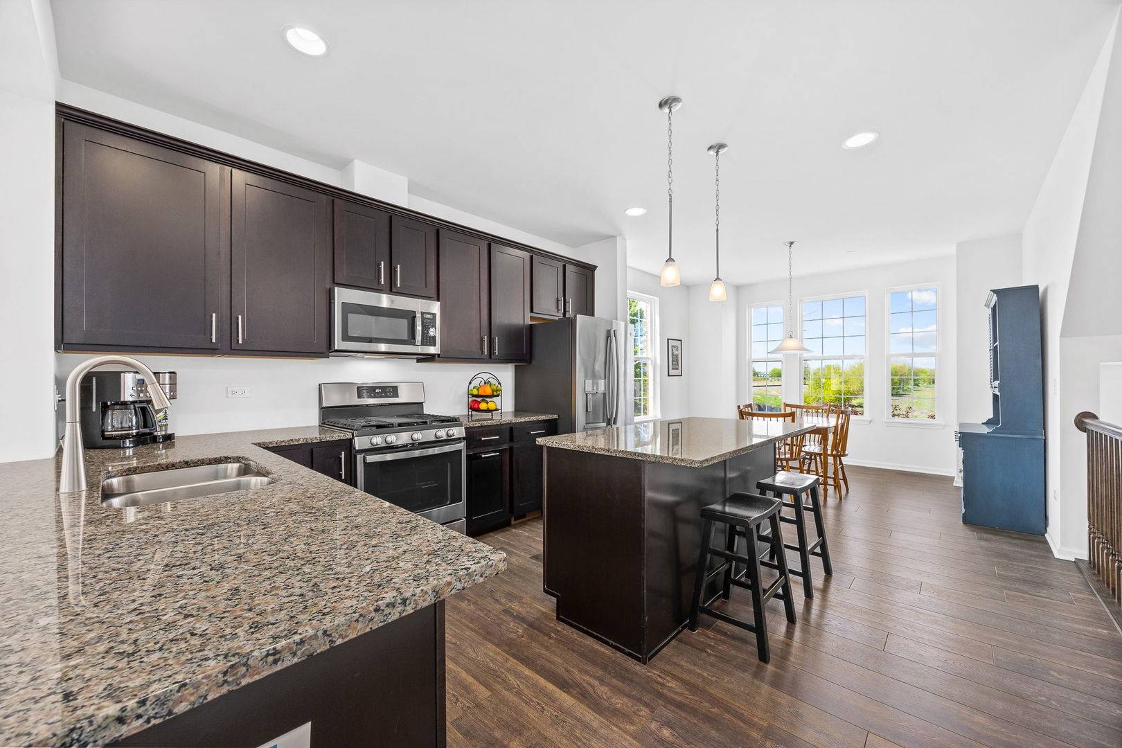 4467 Monroe CT, Naperville, IL 60564