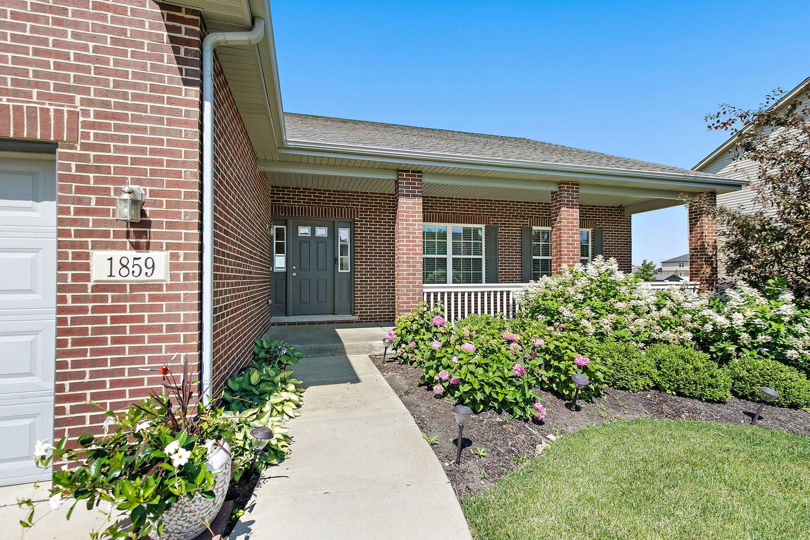 1859 Orchard LN, New Lenox, IL 60451