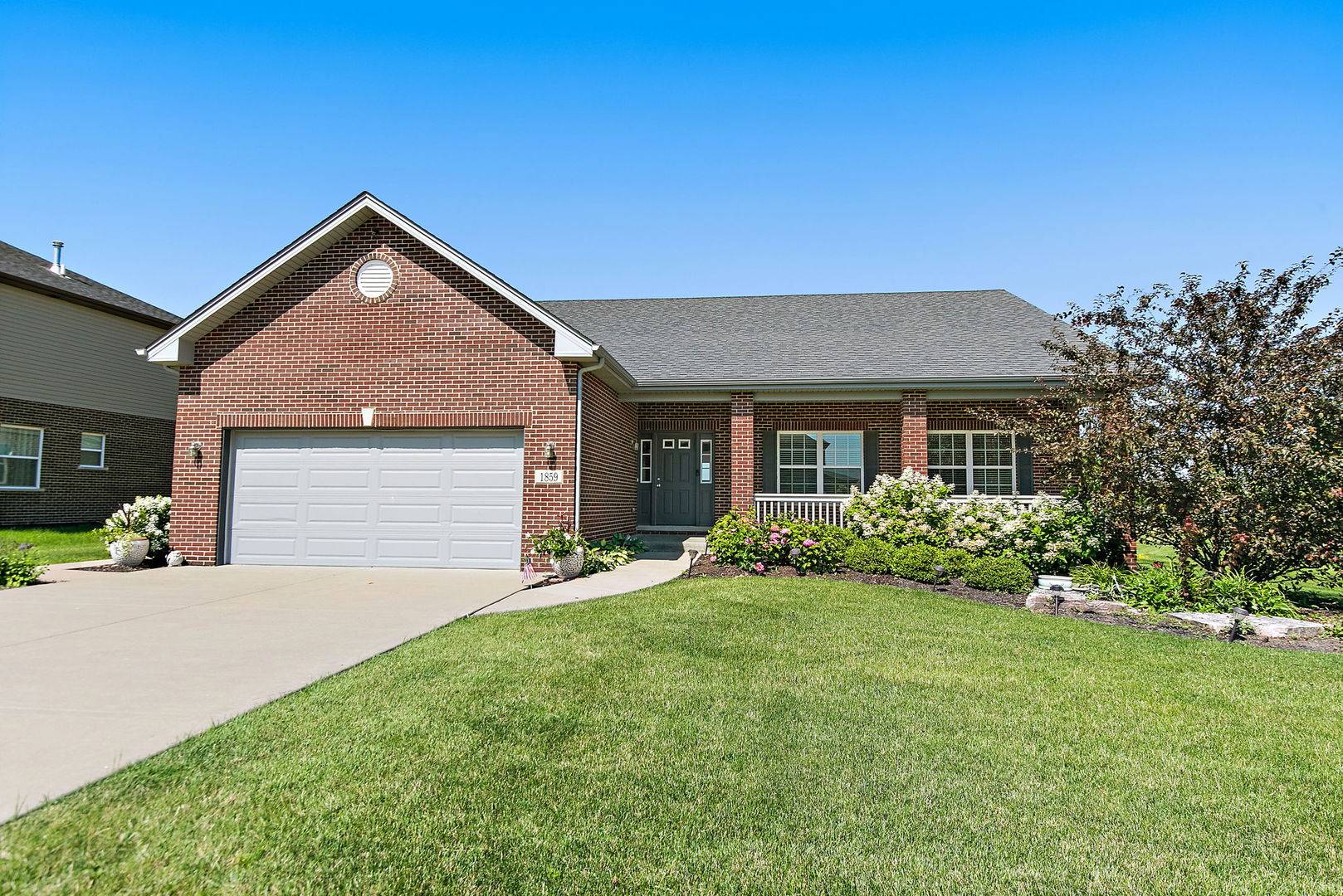 1859 Orchard LN, New Lenox, IL 60451