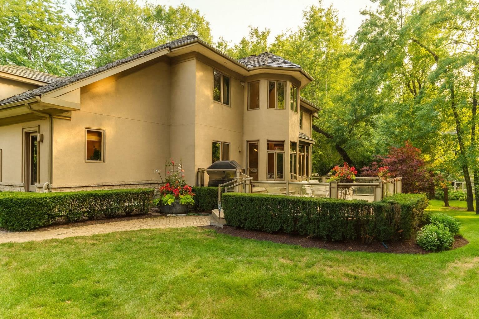 4709 Royal Melbourne DR, Long Grove, IL 60047