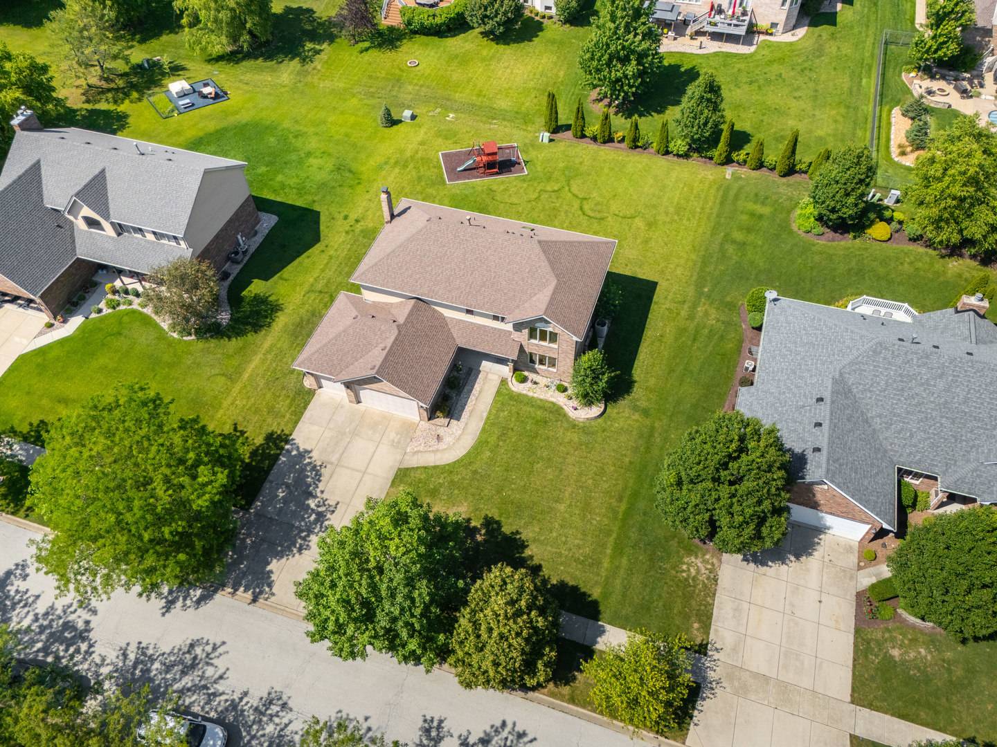 8284 BROOKHAVEN DR, Frankfort, IL 60423