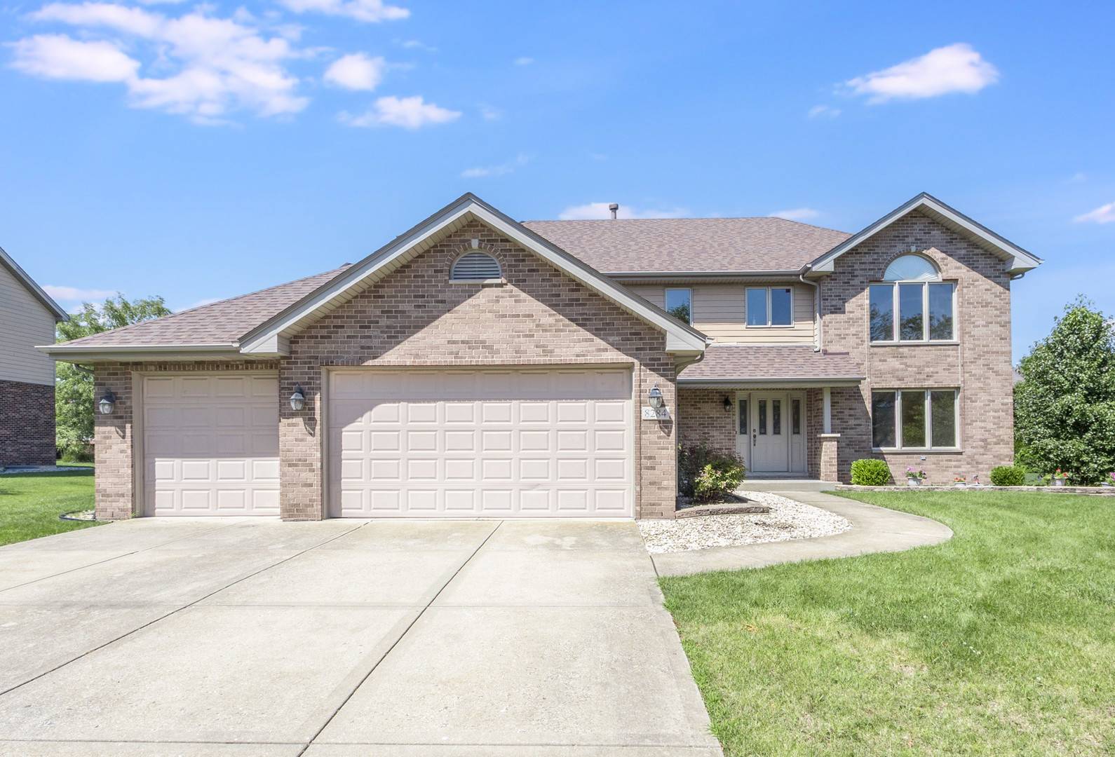 8284 BROOKHAVEN DR, Frankfort, IL 60423