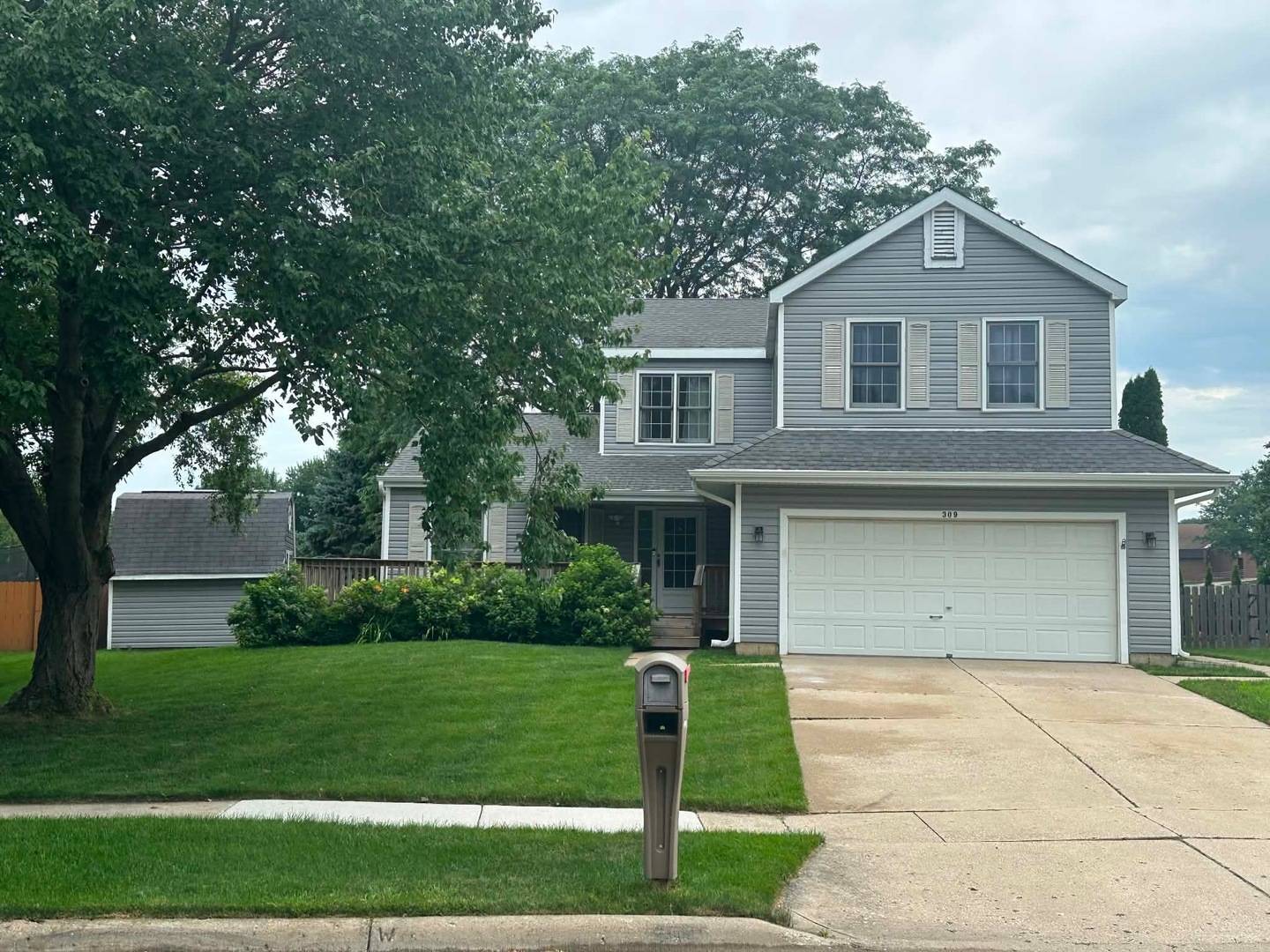 309 S Cross TRL, Mchenry, IL 60050